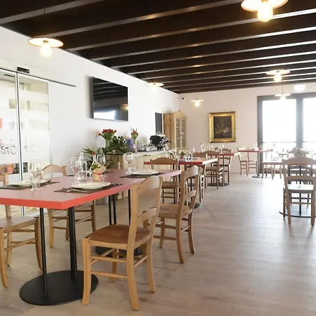Hotel L'insolito Posto *